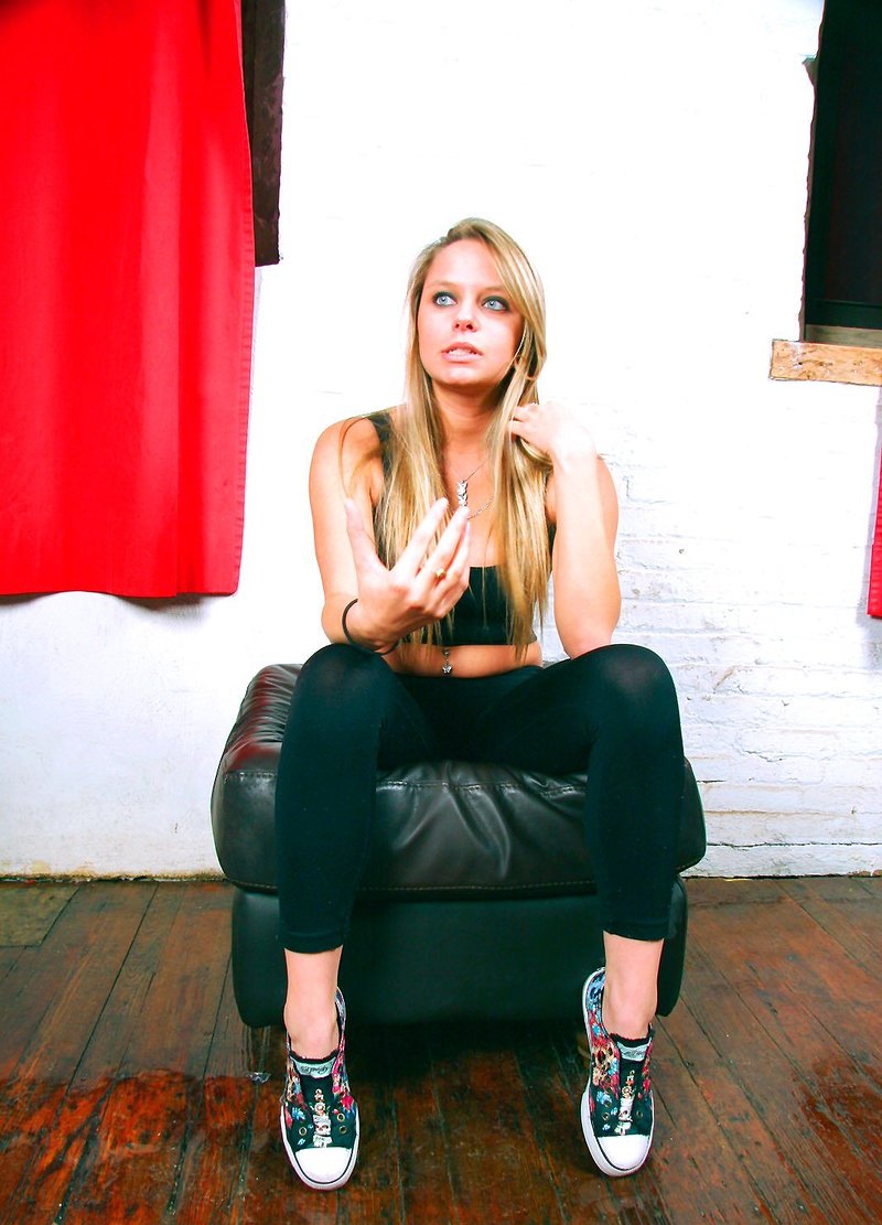 Елена, 22 года, 1 размер груди